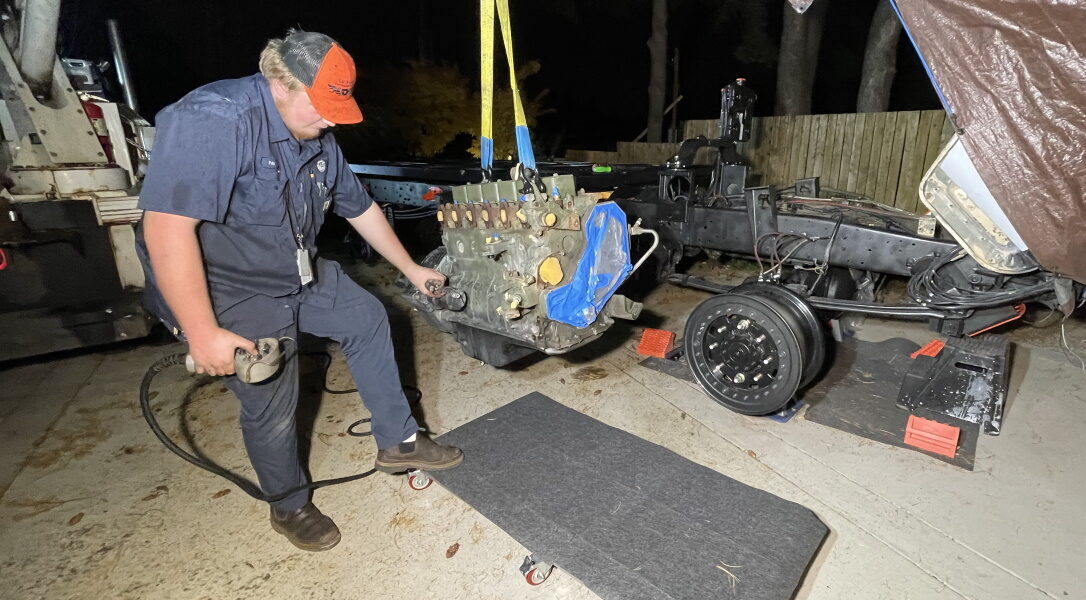 Another major milestone, we remove the engine to make painting it easier over the winter. 